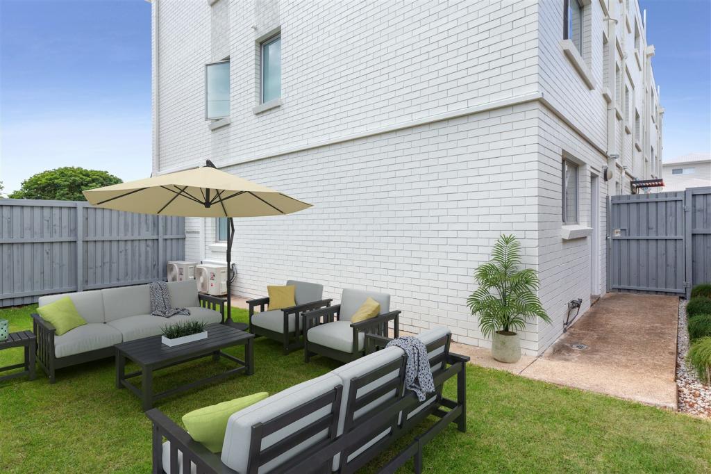 1/8 Cardross St, Yeerongpilly, QLD 4105