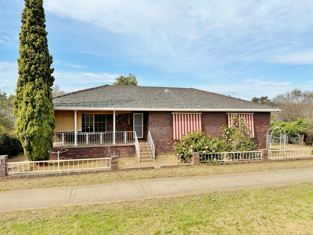 44 Campbell St, Young, NSW 2594