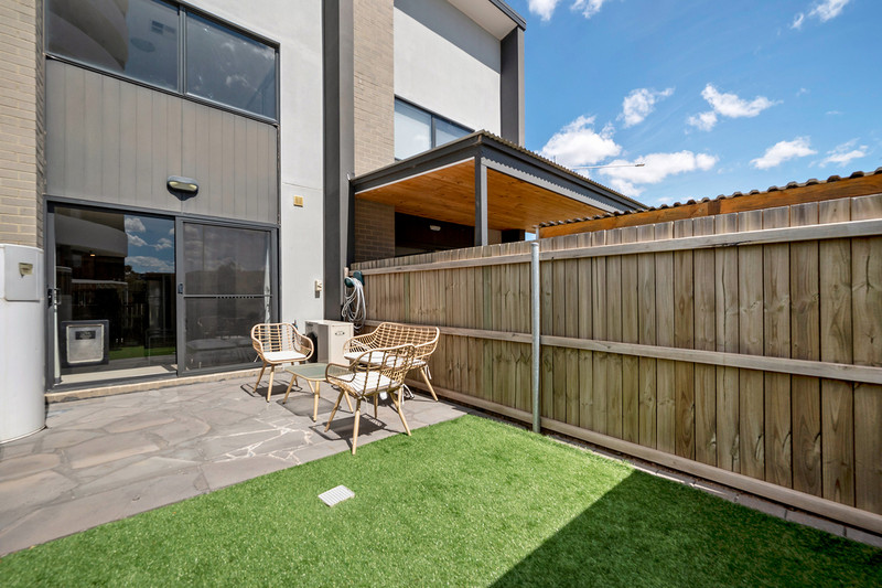 14/39 Woodberry Ave, Coombs, ACT 2611