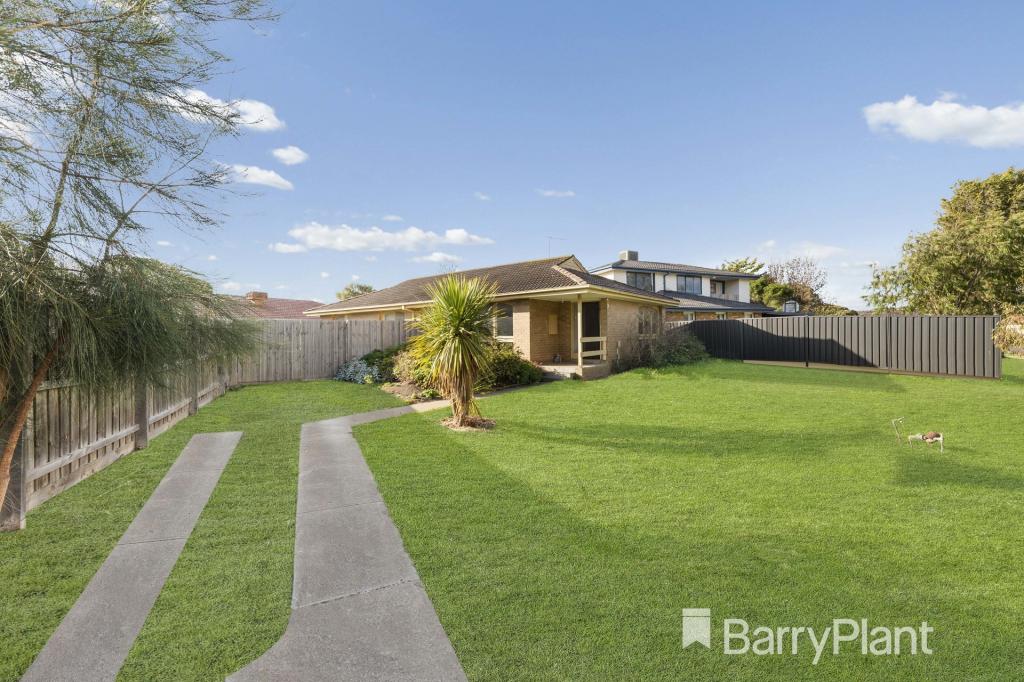 2 Fernberg Pl, Melton West, VIC 3337