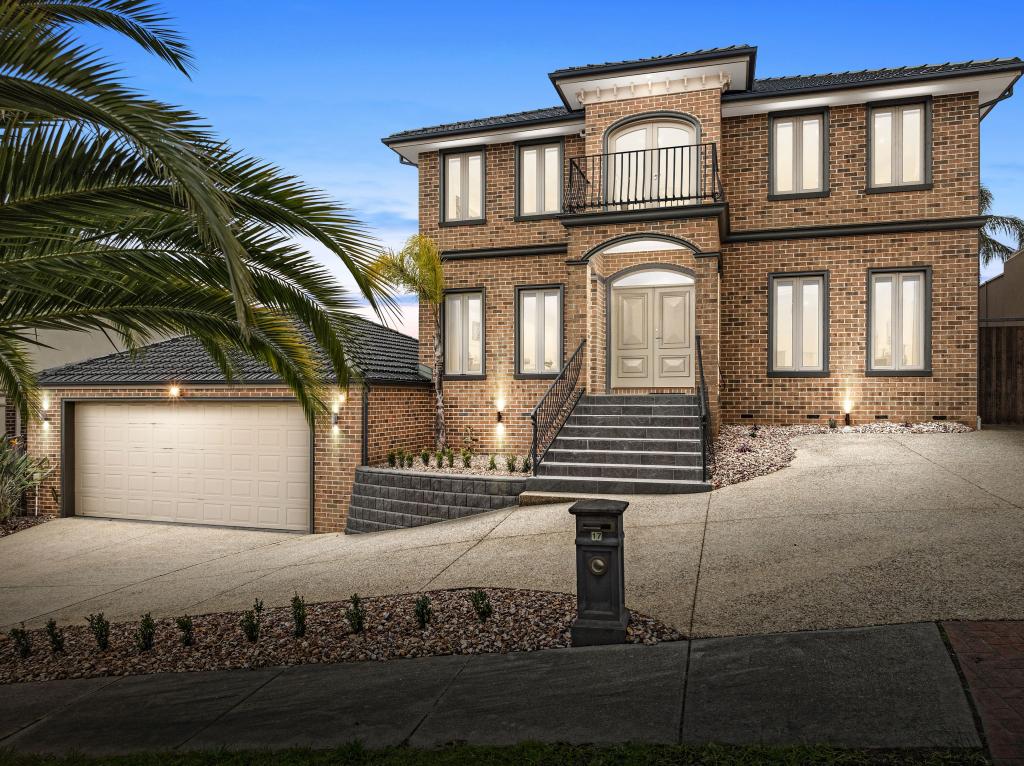 17 LYONS RISE, SOUTH MORANG, VIC 3752
