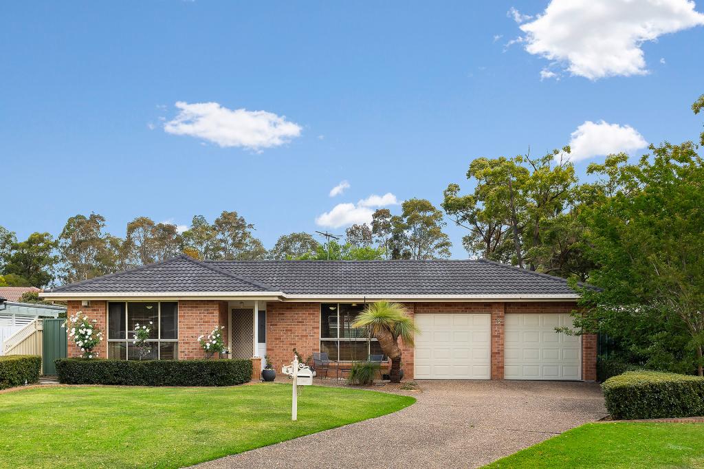 4 Watkins Cres, Currans Hill, NSW 2567