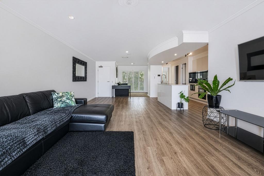 11/1 RIVERWALK AVE, VARSITY LAKES, QLD 4227