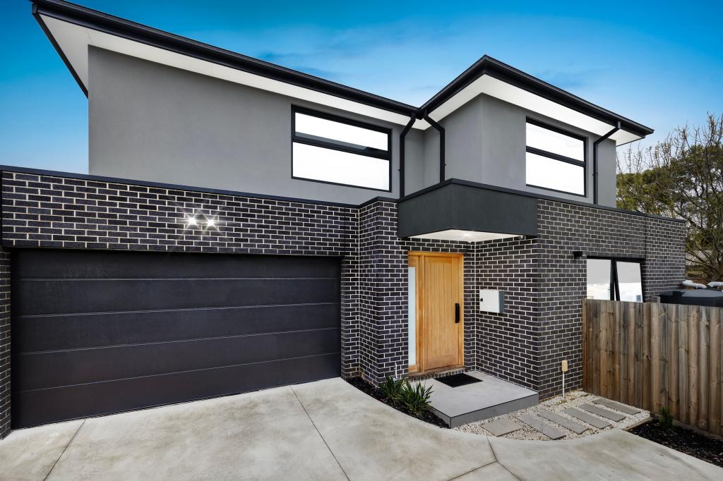 2/3 Silverton Dr, Ferntree Gully, VIC 3156