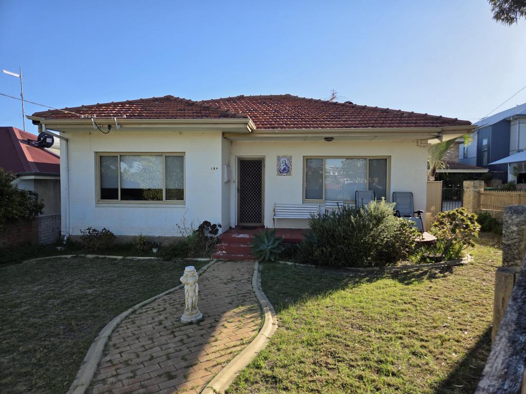 19A DALY ST, SOUTH FREMANTLE, WA 6162