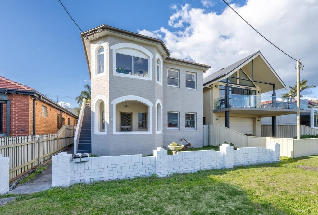 30 Hunter St, Stockton, NSW 2295