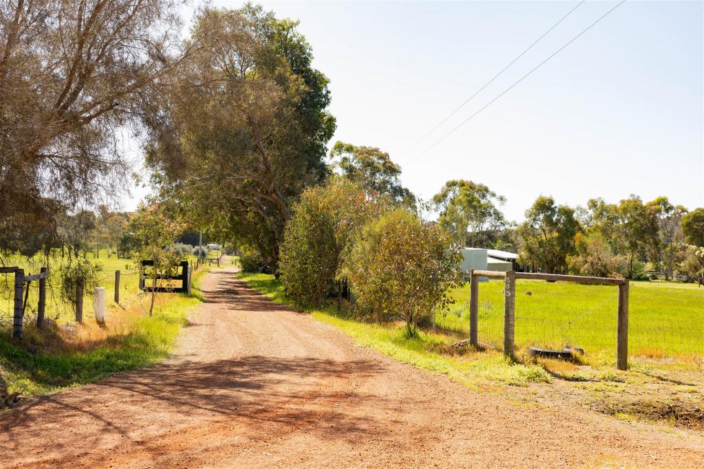 685 Stanwix Pl, Wooroloo, WA 6558