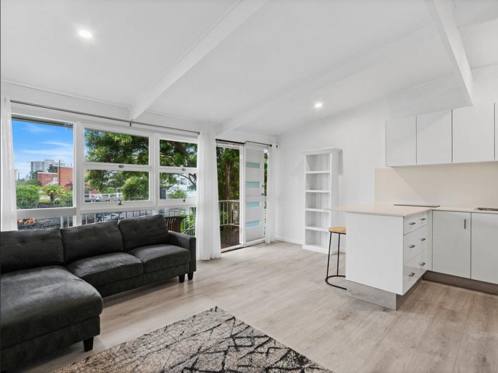 7/5 Holborow Cl, Surfers Paradise, QLD 4217