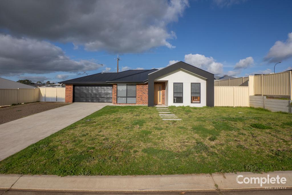 22 MONTBRIETA CT, WORROLONG, SA 5291