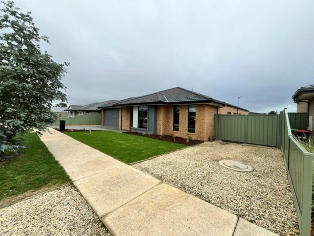 11 Cream Pde, Kilmore, VIC 3764