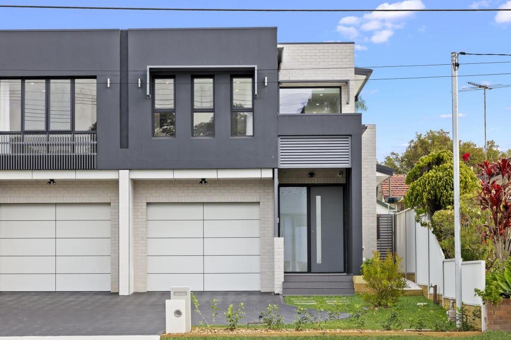 114b Juno Pde, Greenacre, NSW 2190