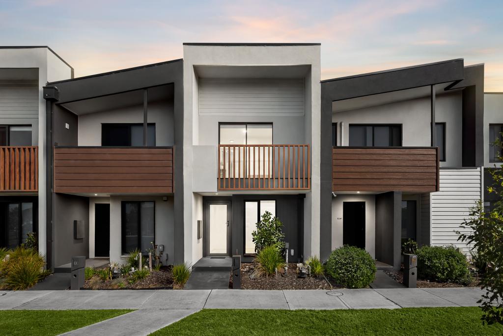 15 Selma Walk, Donnybrook, VIC 3064