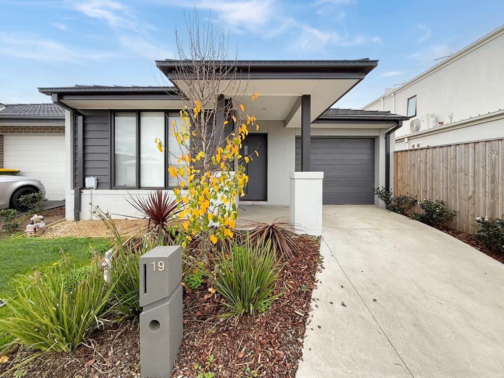 19 Duke St, Armstrong Creek, VIC 3217