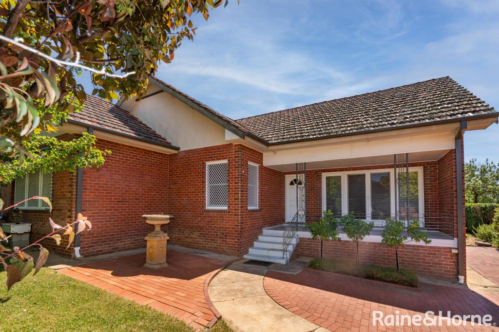 42 Mitchelmore St, Turvey Park, NSW 2650