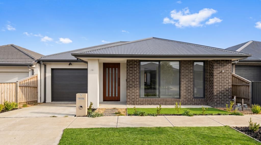 5 Glideriter Rd, Donnybrook, VIC 3064