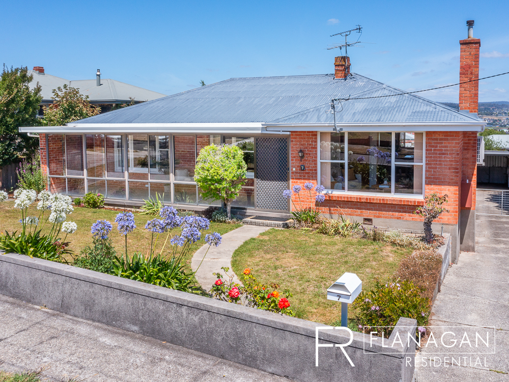 7 Helenwood Gr, Newnham, TAS 7248