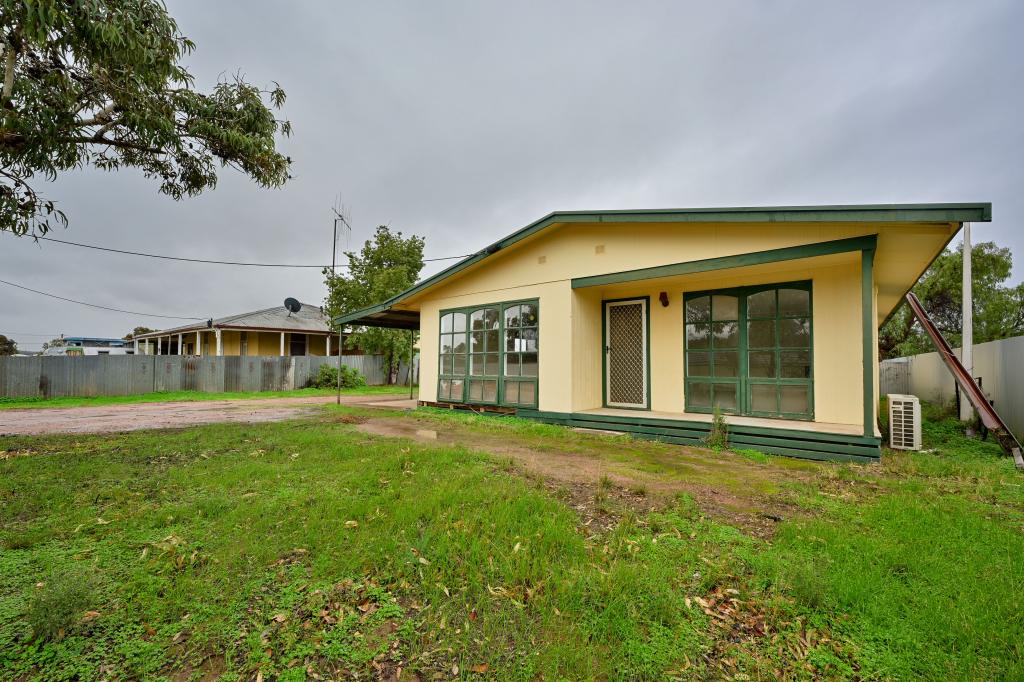 3 Lytton St, Quorn, SA 5433