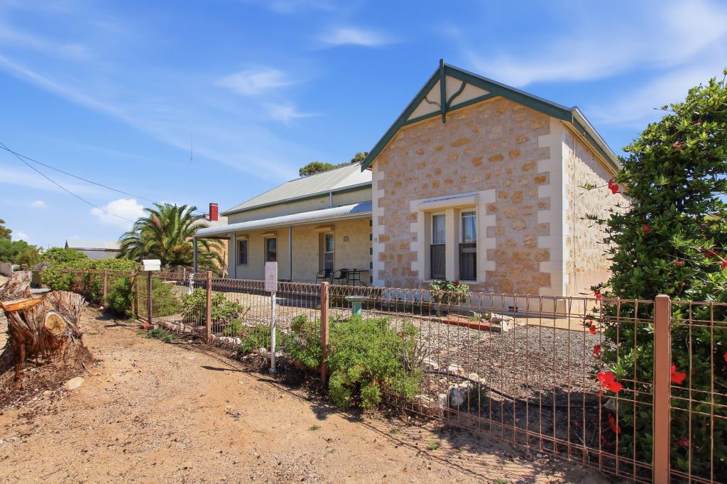 11 Fifth St, Morgan, SA 5320