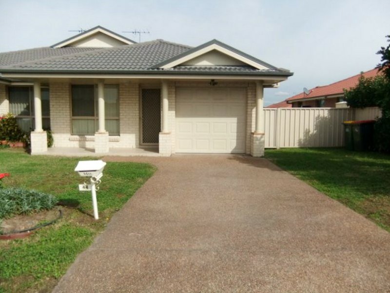 2/44 Pioneer Rd, Hunterview, NSW 2330