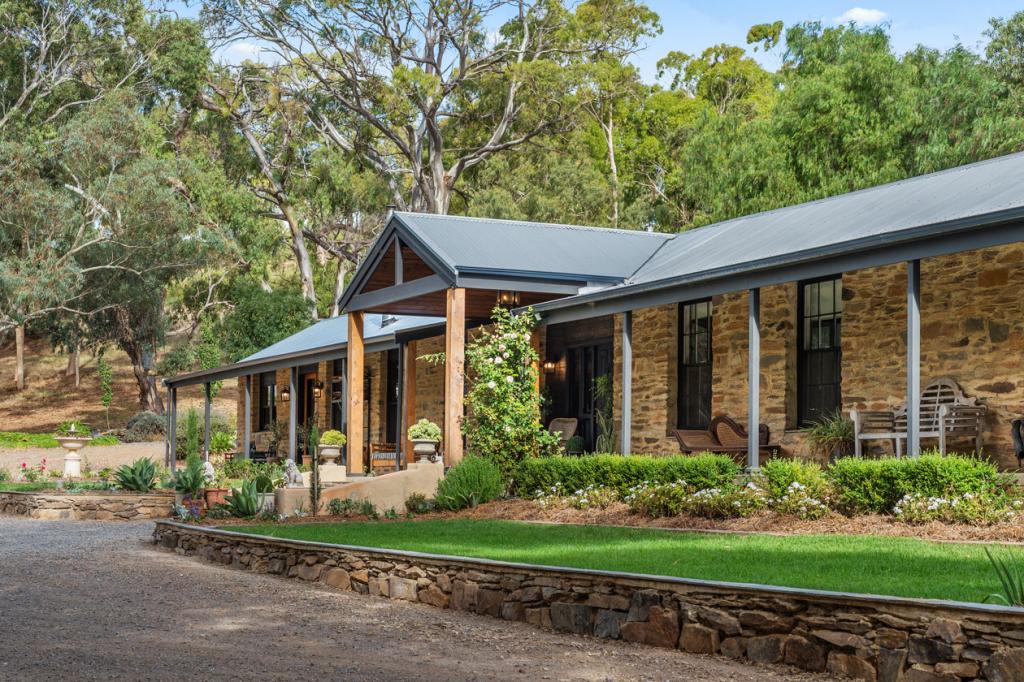 128 UPPER PENNEYS HILL RD, ONKAPARINGA HILLS, SA 5163