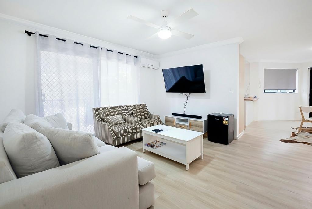 1/4 Waverley St, Southport, QLD 4215