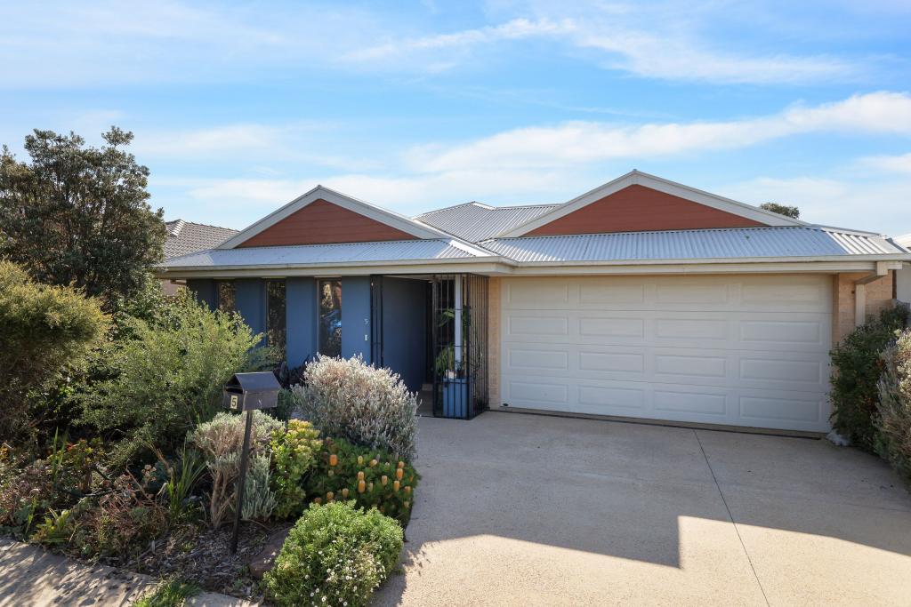 5 Dunes Rd, Cowes, VIC 3922