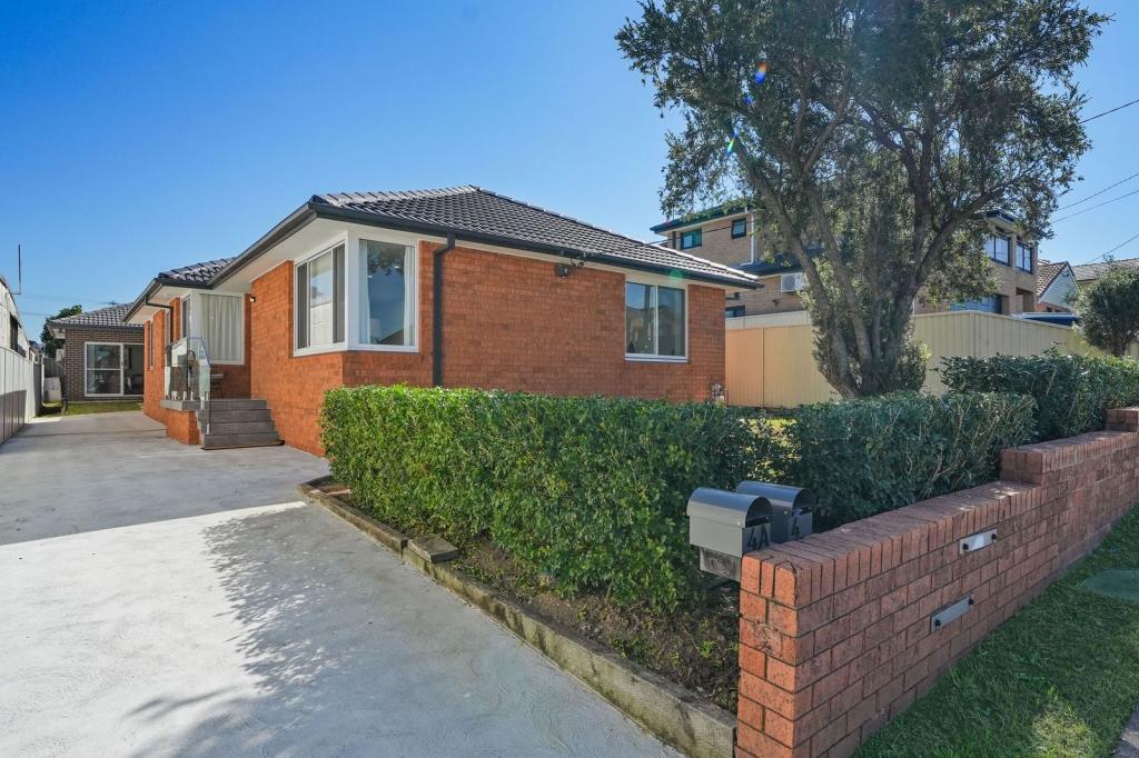4 Holroyd Rd, Merrylands, NSW 2160