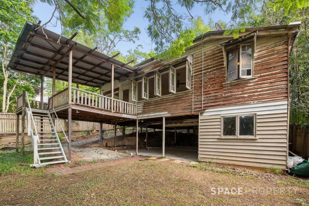 30 Ennever St, Bardon, QLD 4065