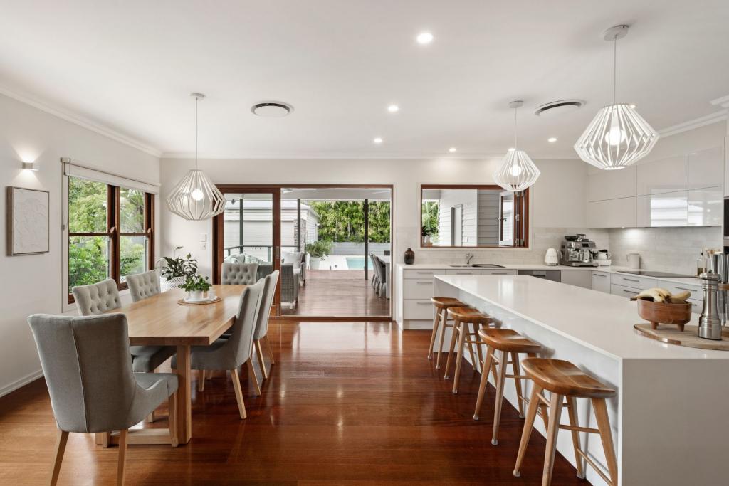 52 Herbert St, Camp Hill, QLD 4152