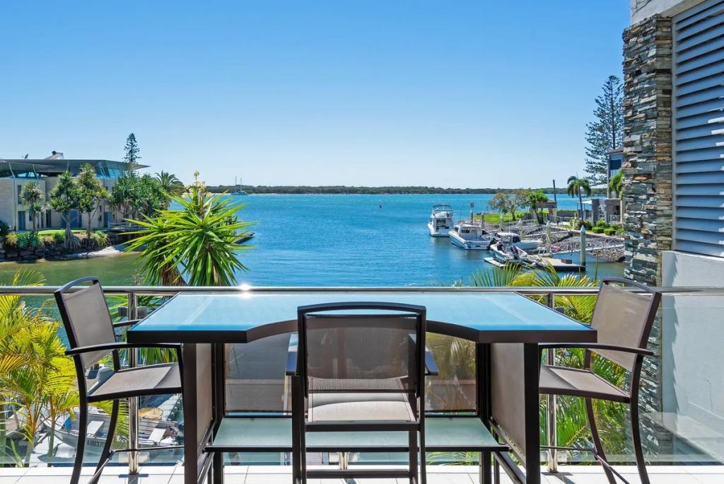 6/27-29 Madang Cres, Runaway Bay, QLD 4216