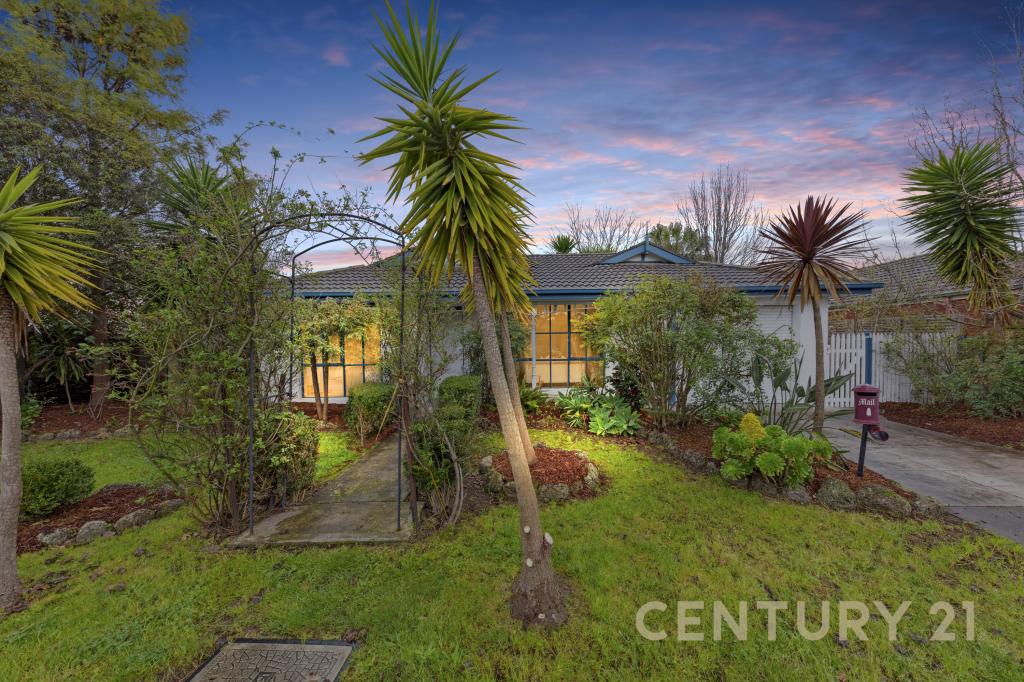 1 Holt Pl, Pakenham, VIC 3810