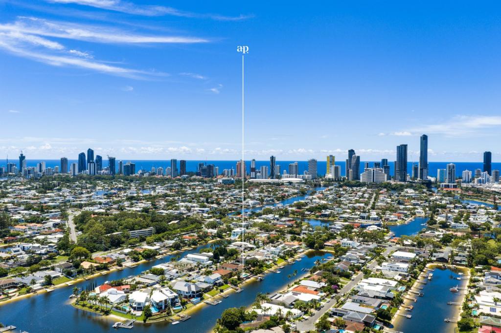 18 Bombala St, Broadbeach Waters, QLD 4218