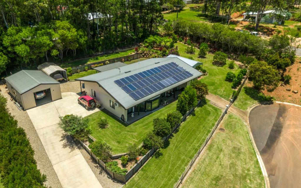 3 Merrin Cl, Ravenshoe, QLD 4888
