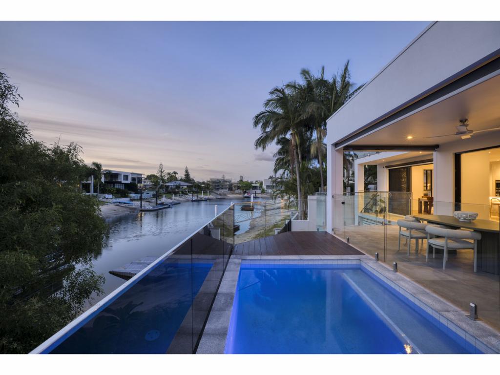 1/12 Sheridan Park Ave, Broadbeach Waters, QLD 4218