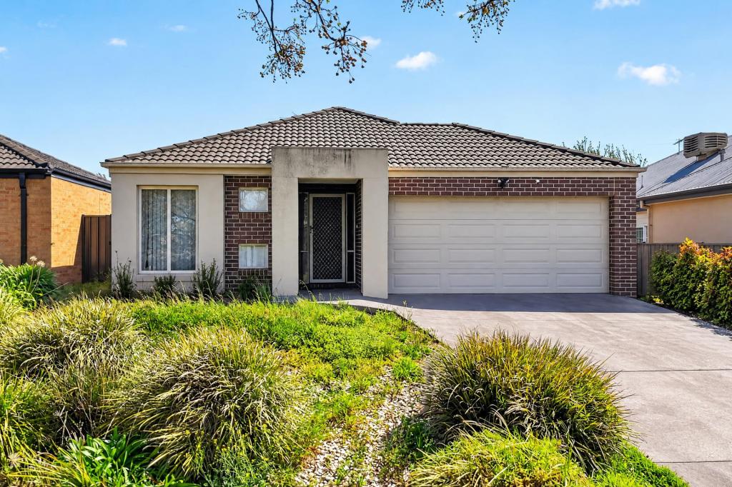 34 Olsen Rtt, Caroline Springs, VIC 3023