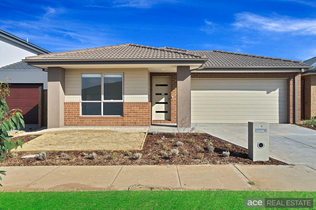 18 BASSETT AVE, WYNDHAM VALE, VIC 3024