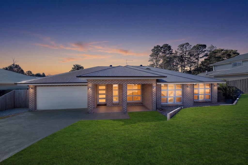15 CHANCERY LANE, WENTWORTH FALLS, NSW 2782