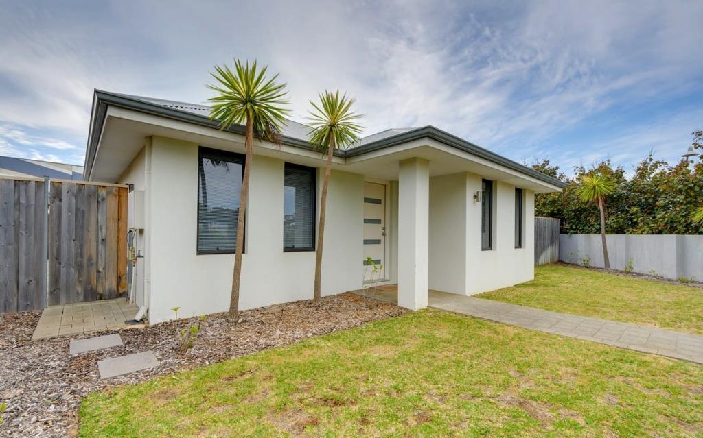 308 Peelwood Pde, Halls Head, WA 6210