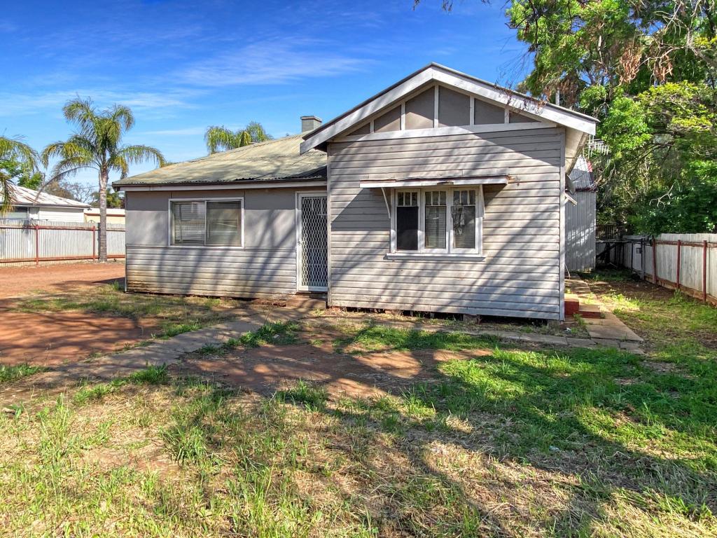 15 Cedar St, Leeton, NSW 2705