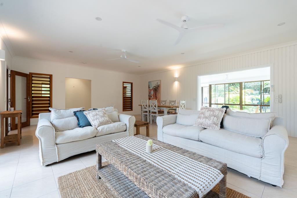 4 MORETON ST, WONGALING BEACH, QLD 4852