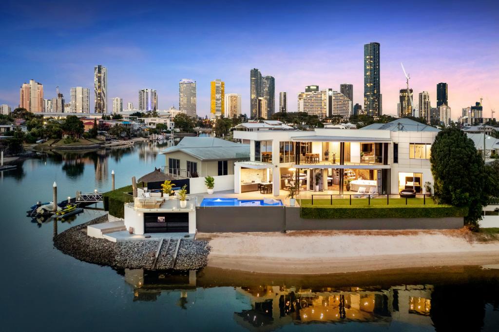13 Crest View Key, Broadbeach Waters, QLD 4218