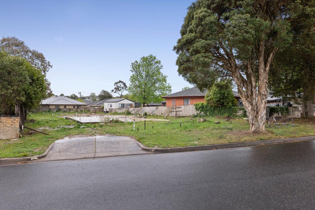 7 Saxon Dr, Mooroolbark, VIC 3138