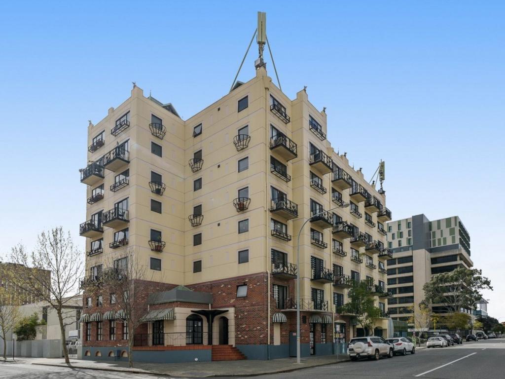 3/8 James St, Perth, WA 6000