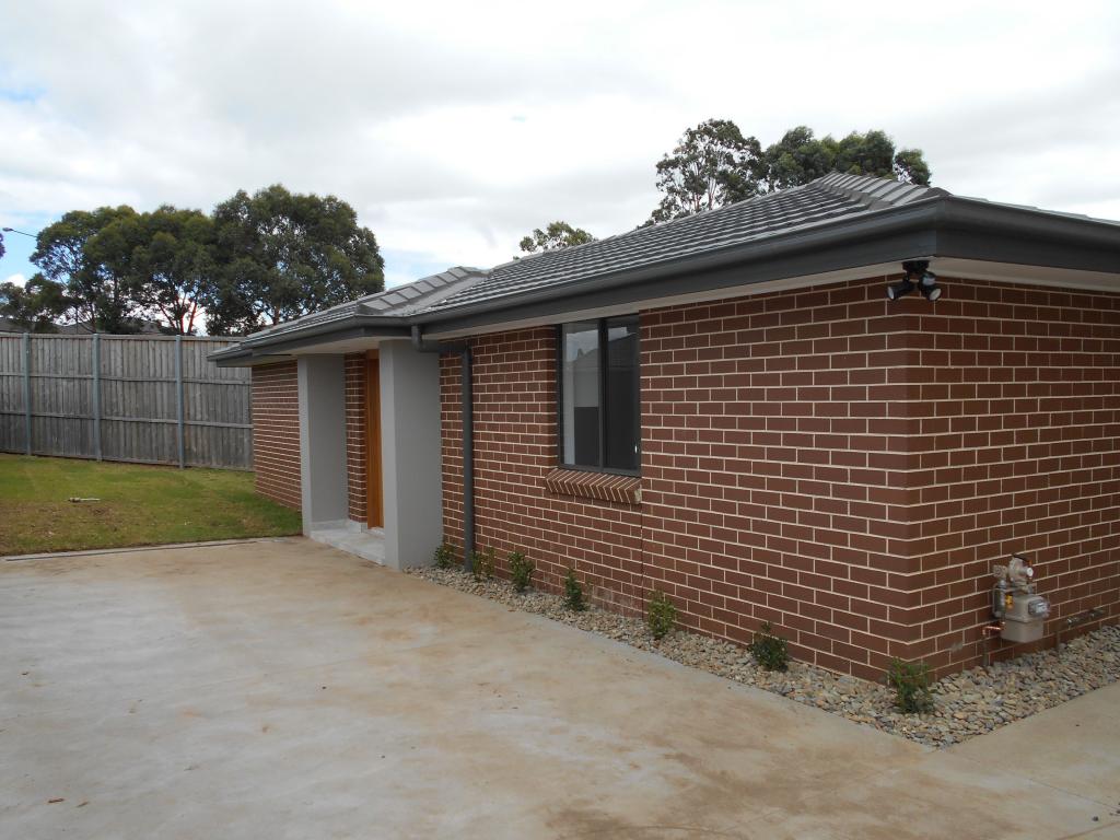 15B HANWOOD PL, EDENSOR PARK, NSW 2176