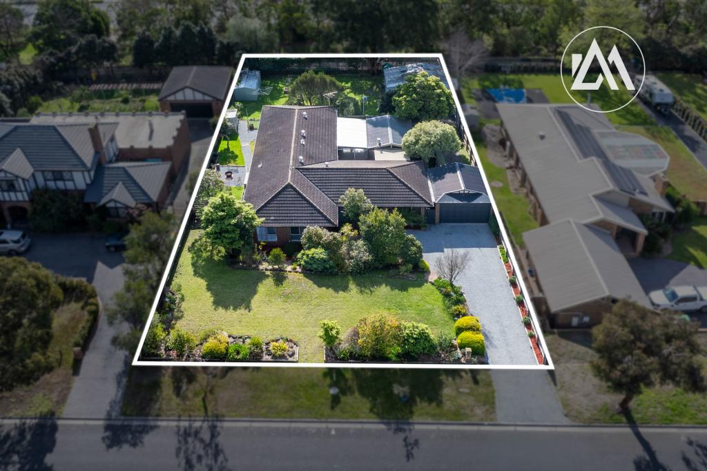 98 YARRALUMLA DR, LANGWARRIN, VIC 3910