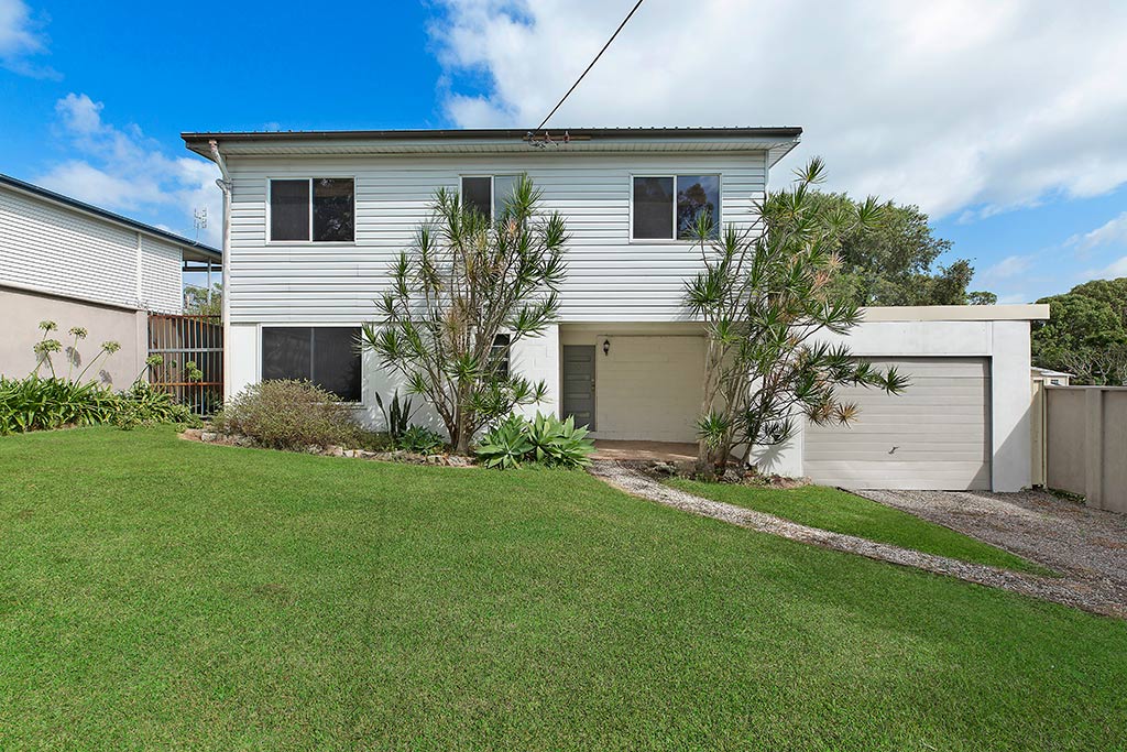 171 Bay Rd, Bolton Point, NSW 2283