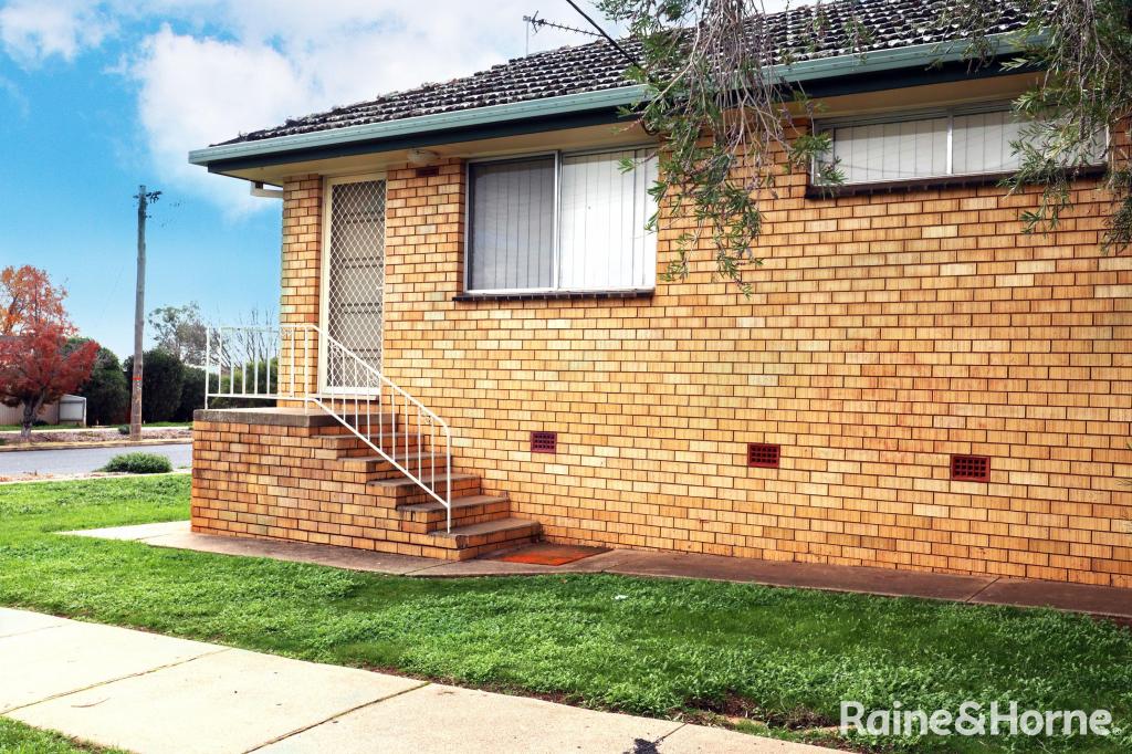 1/5 Joyes Pl, Tolland, NSW 2650