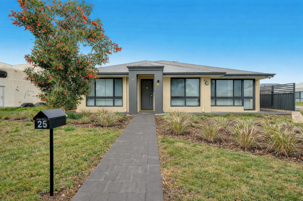 25 Seacliff App, Madora Bay, WA 6210