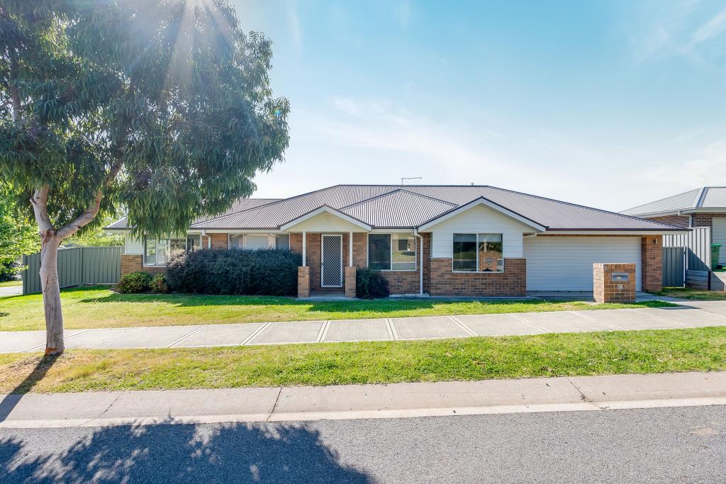 11 Honeyeater Cct, Thurgoona, NSW 2640