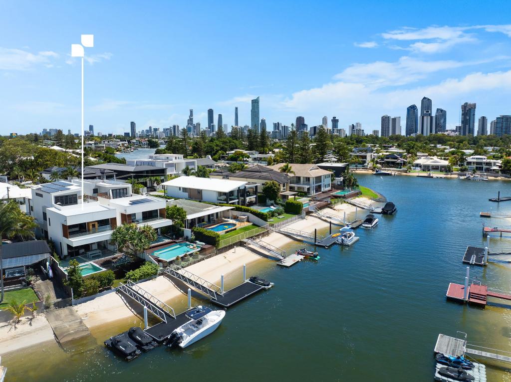 2/11 Beverley Cres, Broadbeach Waters, QLD 4218